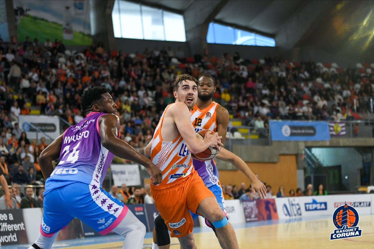 basquetcoruna's tweet photo. 📰 Olle Lundqvist trabaja con los servicios médicos del Club para su completa recuperación en el inicio de la temporada
#ForzaOlle 💪🏼🧡
🔗 https://t.co/O2RsFONcRf https://t.co/fzxhKLQBak