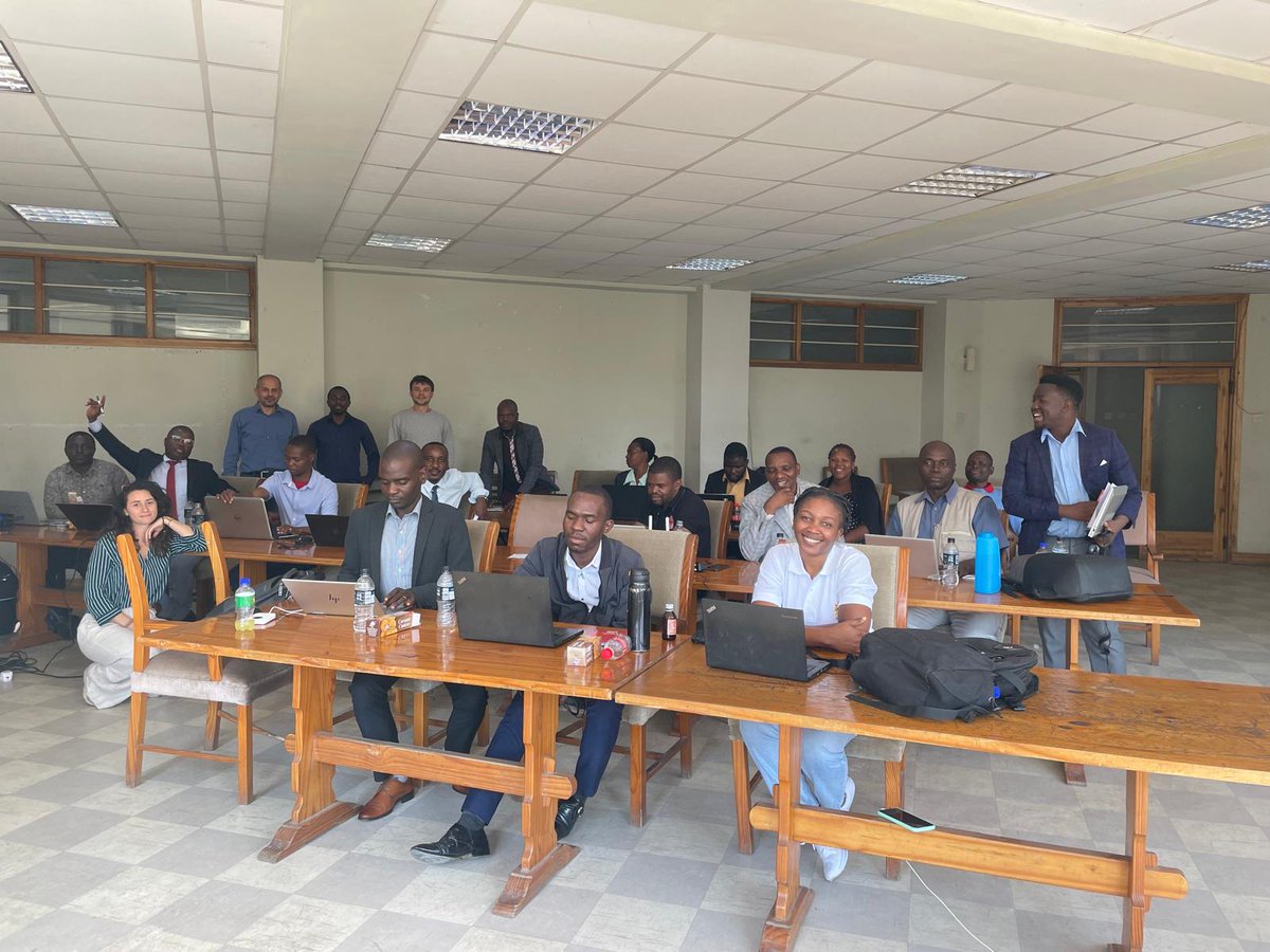 Focus-Africa (@focusafrica_eu) on Twitter photo 🌍 The Case Study 2 team from the <a href="/FocusAFRICA_EU/">Focus-Africa</a> was in Blantyre conducting training activities with the Malawian Department of #ClimateChange and #MeteorologicalServices. They discussed seasonal forecasting & the project's legacy.
#Sustainability #ClimateServices #sadcatdance 🌍 The Case Study 2 team from the <a href="/FocusAFRICA_EU/">Focus-Africa</a> was in Blantyre conducting training activities with the Malawian Department of #ClimateChange and #MeteorologicalServices. They discussed seasonal forecasting & the project's legacy.
#Sustainability #ClimateServices #sadcatdance
