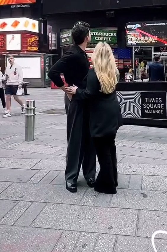 ash 🧸 tweet media