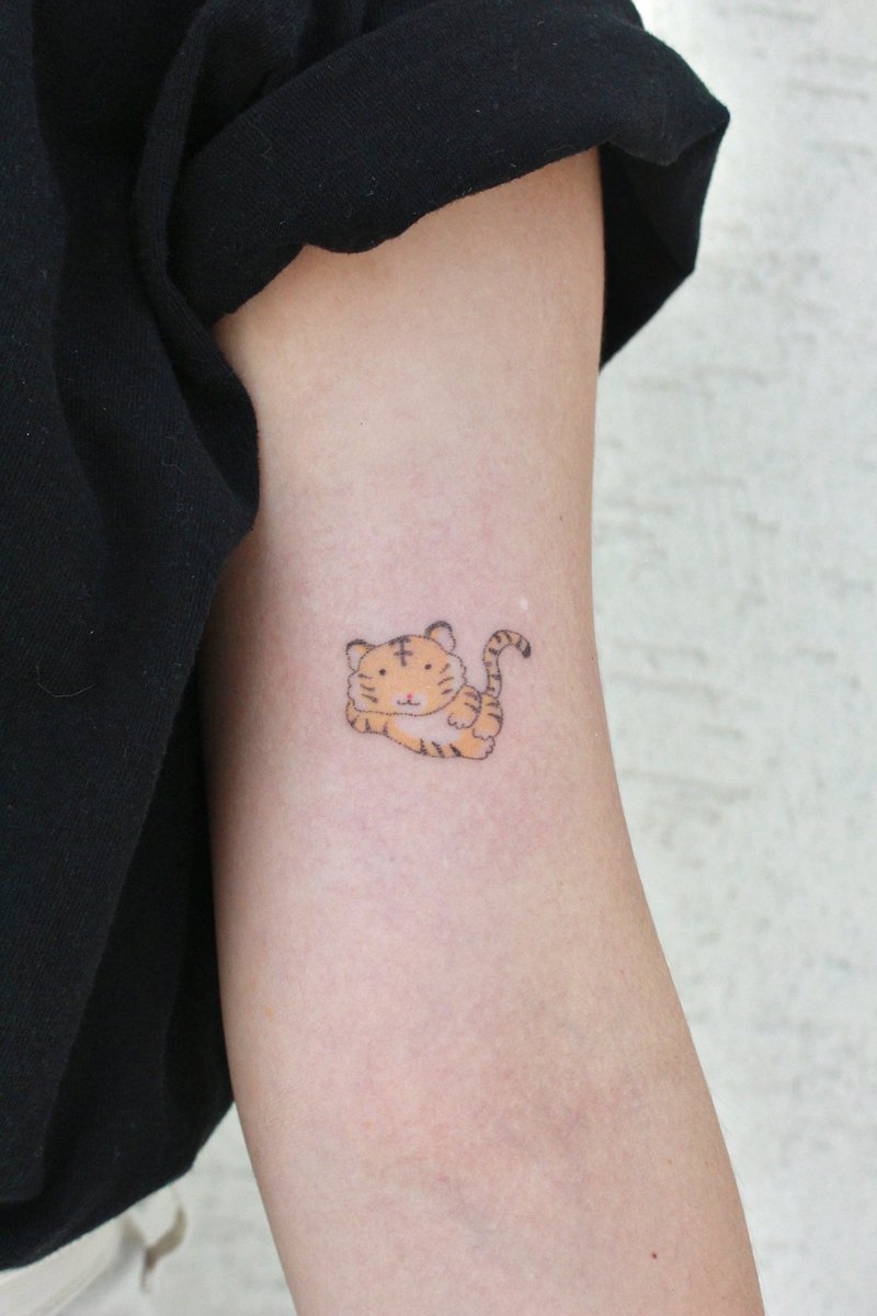 팔자 좋아 보이는 호랑이 🐅

첫 타투 믿고 맡겨주셔서 감사합니다! 😆