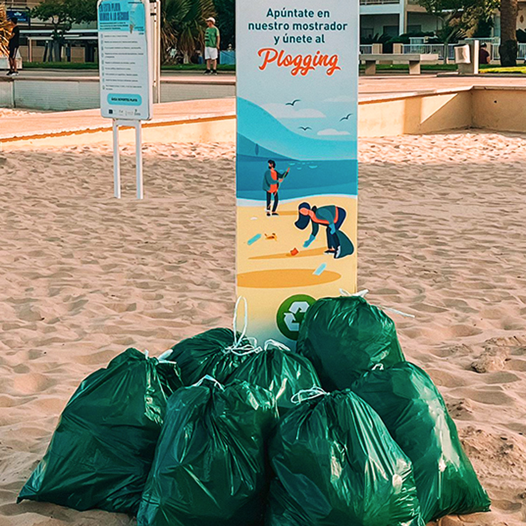 creativialab's tweet photo. Desde Creativialab recordamos la acción de #plogging para @vichycatalan. Recogimos +400 kg de residuos, por las playas del Arco Mediterráneo 🏖️♻️ Contamos con 905 participantes 💚

Conoce más sobre el proyecto 👉 https://t.co/ddhoK8NXd4

#ODS #CaseStudy #CuidemoselPlaneta https://t.co/dwp7nU2vRr