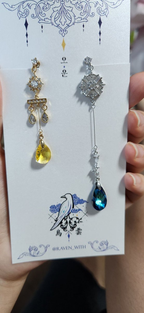 커미 by <a href="/Raven_with/">오운 : 烏雲</a>
하 귀찌가 내 손에!!!!!
정말 아름답다  벽이 잇습니다... 완, 벽이 역시나 실물이 엄청 이쁘군요
이건진짜다 진짜네좋다