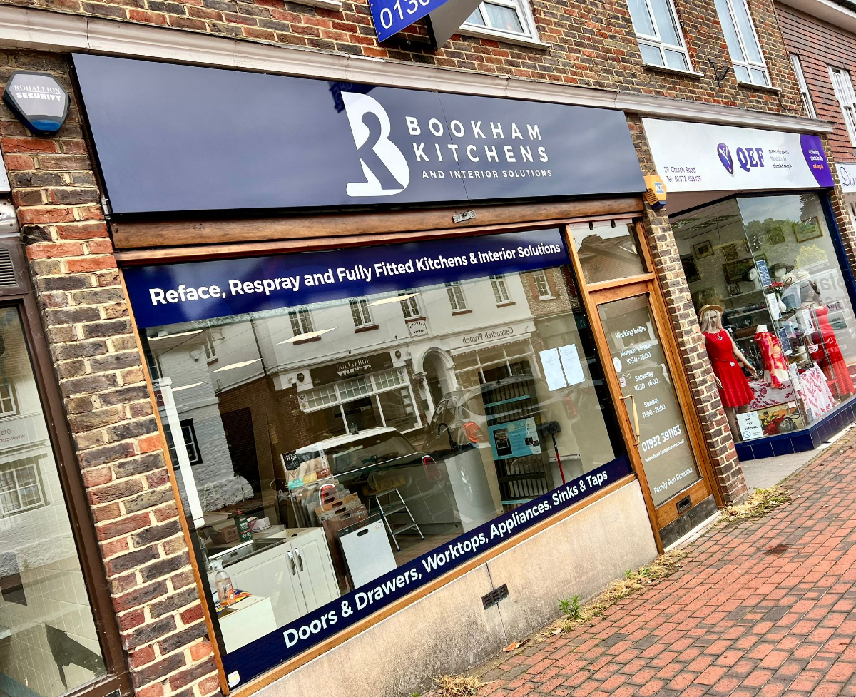 displaysigns's tweet photo. We had the pleasure of working with Bookham Kitchens, a newly launched family-run business in Great Bookham, Leatherhead. 

Our team designed, manufactured, and installed shop front signage and window graphics, helping them make a stylish entrance to the town 💜

#displaysigns https://t.co/HDNM9PFdo8