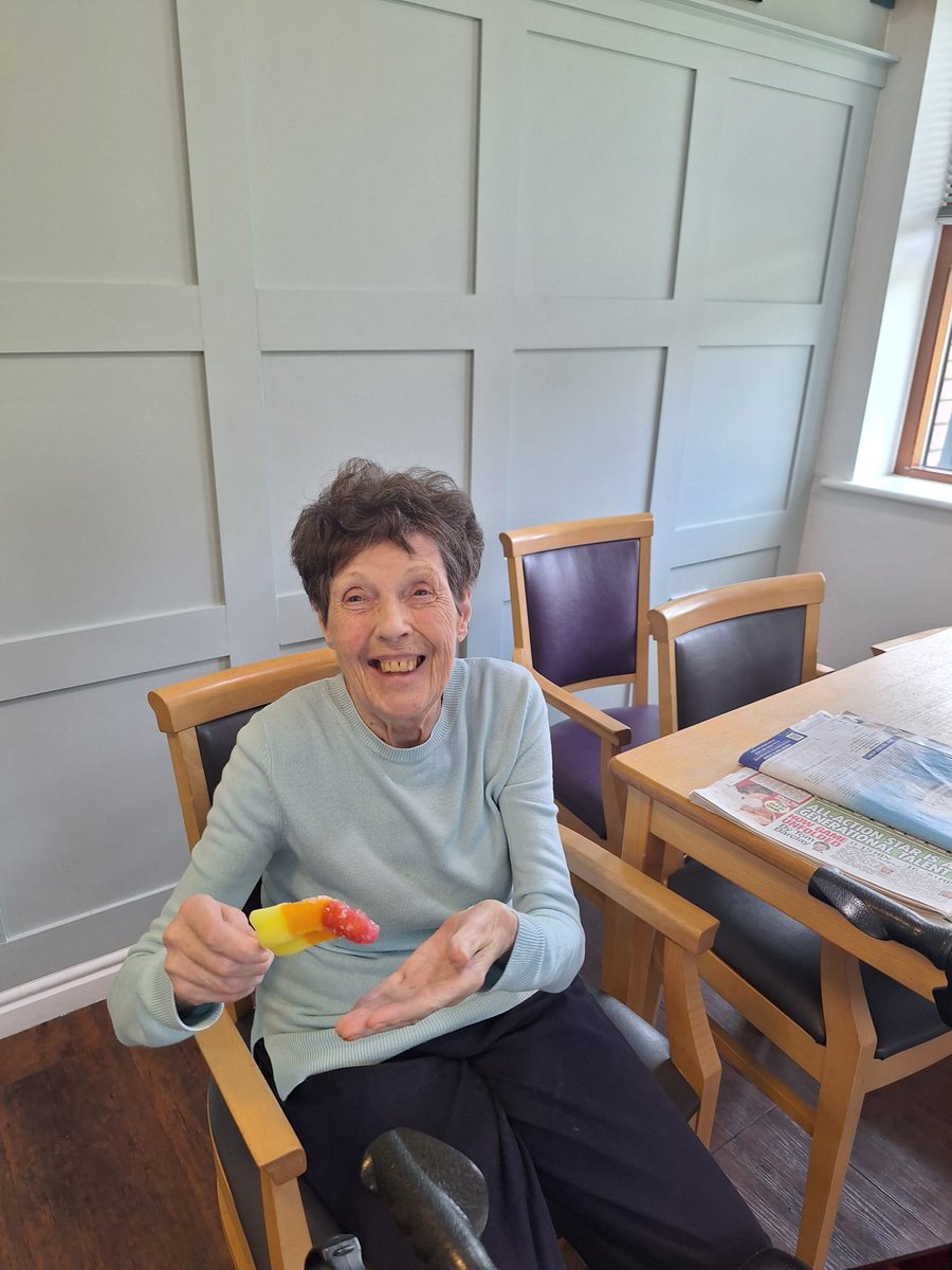 WoodsWynyard's tweet photo. On such a hot day we enjoyed ice lollies &amp; ice cream 🍦#summer #wynyardwoods https://t.co/5elU8sLwDE
