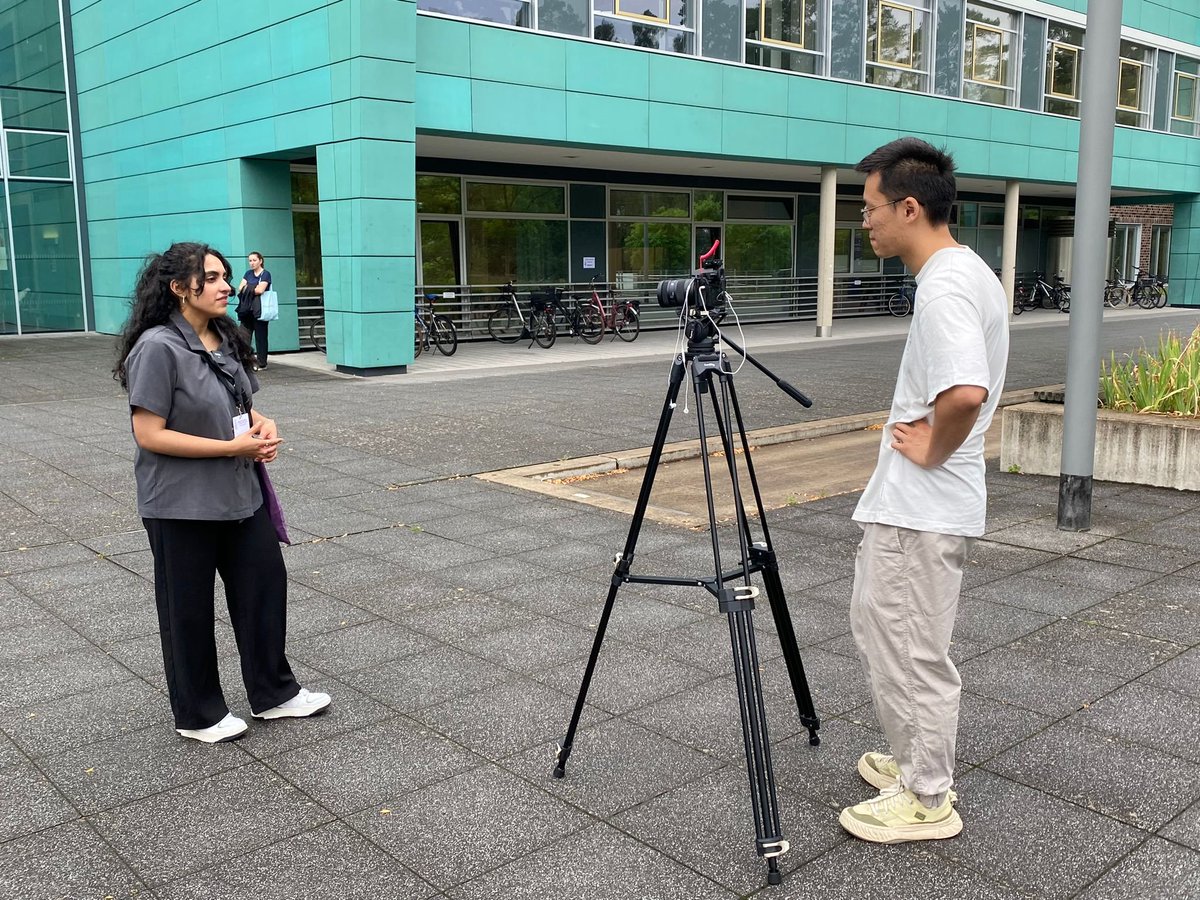 We're at the Women in Science Symposium in Erlangen and recording a YouTube video for you guys 🌞