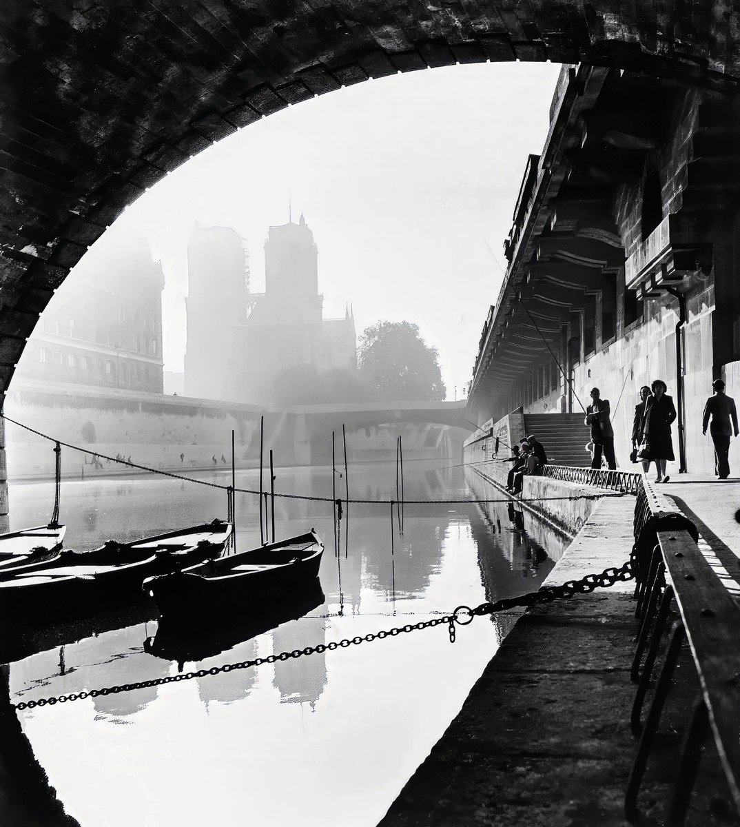 cameralab21's tweet photo. Thurston Hopkins-  Canal de Paris, 1950 https://t.co/QS6Xrkpy43