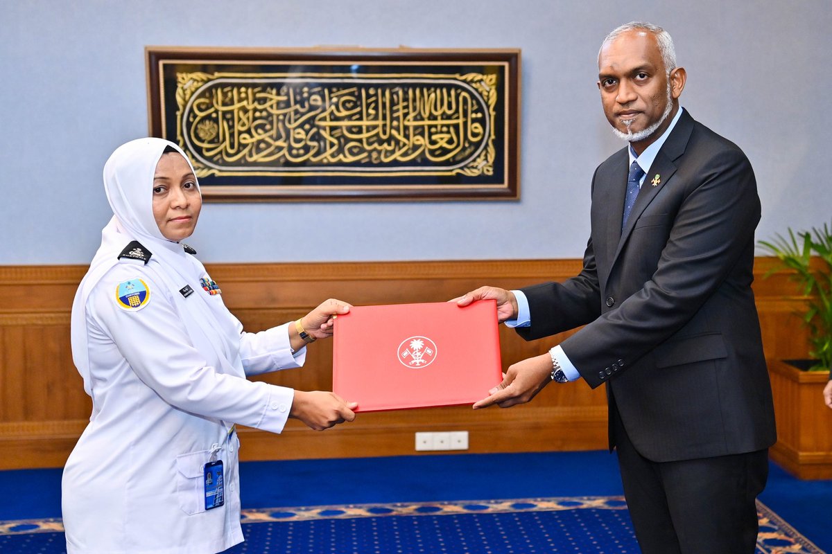 ކޮމިޝަނަރ ޖެނެރަލް އޮފް ކަސްޓަމްސްގެ މަޤާމަށް ފާޠިމަތު ދިޔާނާ ރައީސުލްޖުމްހޫރިއްޔާ ޢައްޔަނު ކުރައްވައިފިއެވެ . މީގެ ކުރިން ކޮމިޝަނަރ ޖެނެރަލް އޮފް ކަސްޓަމްސްގެ މަޤާމުގައި ހުންނެވި ޔޫސުފް މާނިޢު މުޙައްމަދު، މިއަދު ވަނީ މިނިސްޓަރ އޮފް ސްޓޭޓް ފޮރ ހޯމްލޭންޑް ސެކިއުރިޓީ އެންޑް