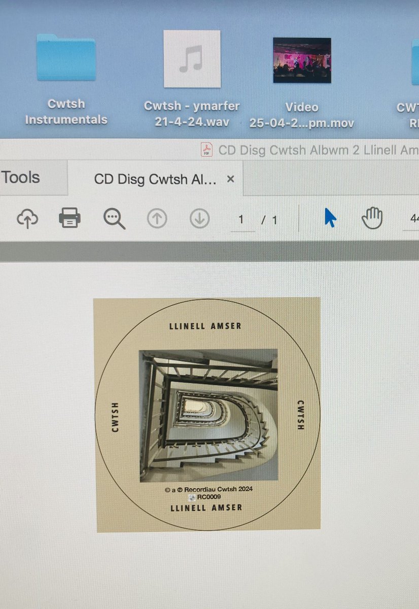 CD o’r ail albwm ar ei ffordd!!! 👀📀💿 #yagym #cd