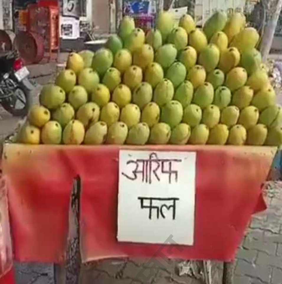 MonaSingh_7's tweet image. सुप्रीम कोर्ट ने कांवड़ यात्रा नेम प्लेट वाले फरमान पर लगाई रोक 

महुआ मोइत्रा के एनजीओ ने सुप्रीम कोर्ट में याचिका डाली थी

तो आखिरकार सोनू सूद की Humanity और राहुल गांधी की मोहब्बत की दुकान को जीत हुई और
BIG BREAKING 
#DhruvRathee   #SupremeCourtOfIndia