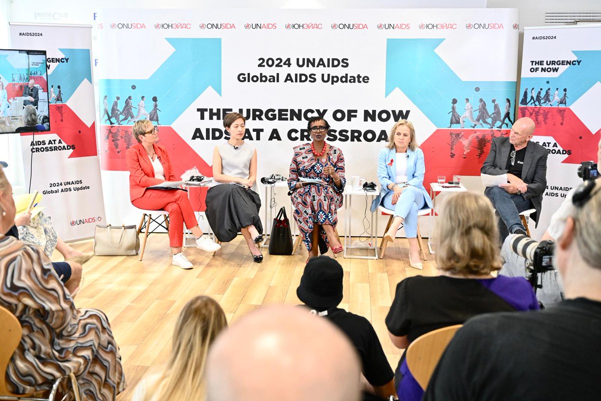 Winnie_Byanyima's tweet photo. The data @UNAIDS is releasing today demonstrates the actions leaders take this year will determine whether the world succeeds in ensuring the world reaches the end of AIDS by 2030, or we fail.

This is why the #GlobalAIDSUpdate2024 is called The Urgency of Now: The AIDS Response at a Crossroads.

Read the report now👉🏾 https://t.co/9KQgNrfk2F