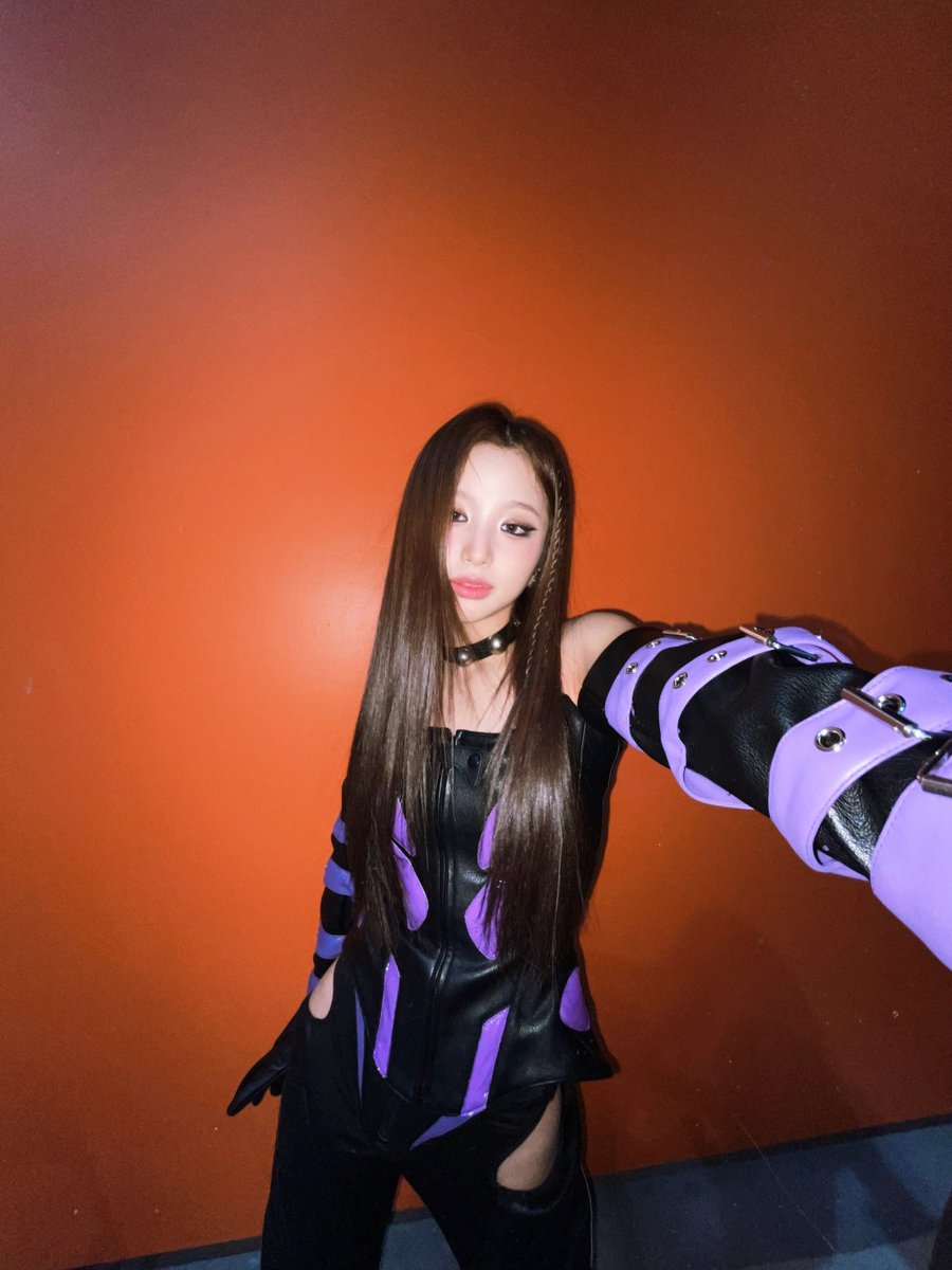 BADVILLAIN_twt's tweet photo. Puple dayyy 이번 주도 화이팅💕

#클로이영 #ChloeYoung
#배드빌런 #BADVILLAIN https://t.co/mh2jXX7suo