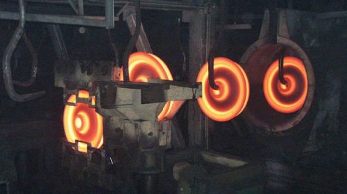 russia Continues To Supply Railway Wheels To Europe. 
Despite sanctions on other types of steel products, the EU has not imposed restrictions on russian wheels.
en.cfts.org.ua/news/russia_co…