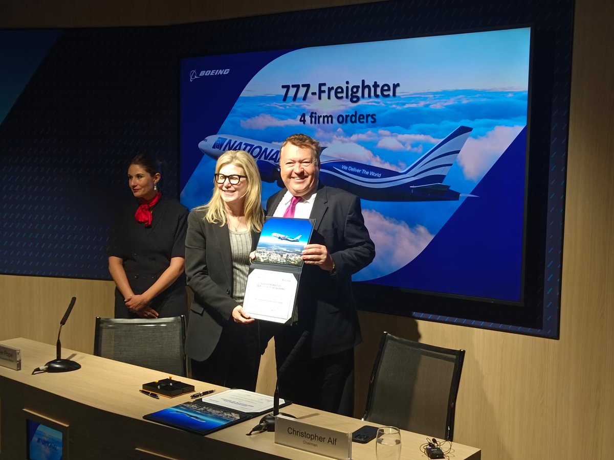 flynewsmagazine's tweet photo. Empieza el movimiento en #FIA2024. ⁦@BoeingAirplanes⁩ firma un pedido de 4 B-777 Freighter con la carguera norteamericana #National https://t.co/C3F5boA0f4