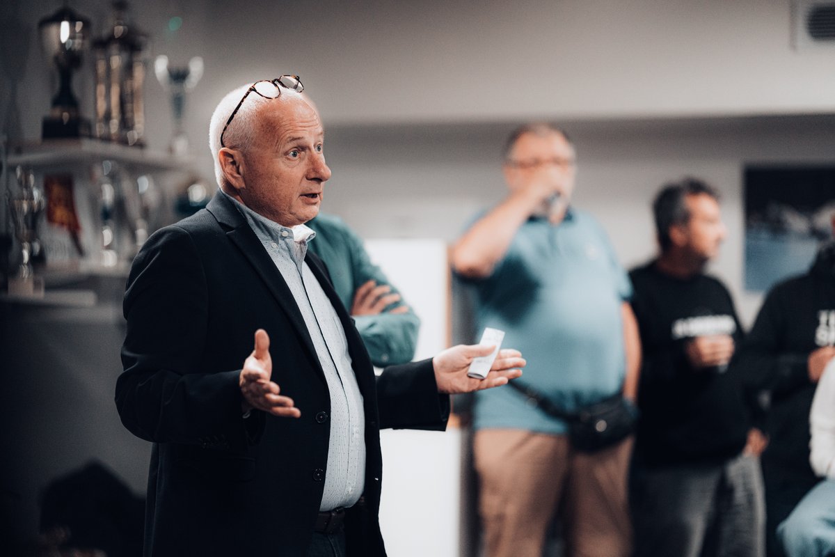 JSCherbourg's tweet photo. 🟣𝐑𝐄𝐍𝐓𝐑𝐄𝐄 𝐃𝐄𝐒 𝐌𝐀𝐔𝐕𝐄𝐒🟣

C'était jour de rentrée aujourd'hui pour nos Mauves🧑‍🏫

Au programme aujourd'hui : remise des dotations, tests physiques et VMA🏃‍♂️

PARCE QU'ICI, C'EST CHERBOURG💜 https://t.co/IS4OSoPwNC