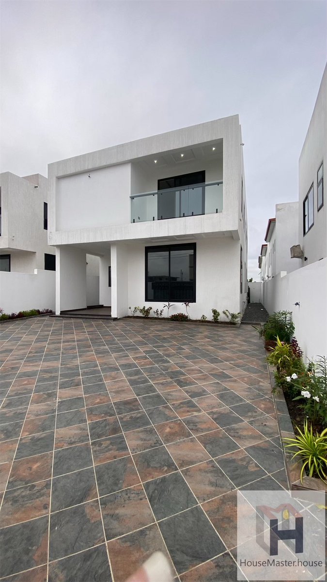 HouseMasterGh's tweet photo. For Sale!!
Only 2 Units Left

As your reliable and affordable property finder, allow us to introduce to you This charming and elegant 4-bedroom house with a 1-bedroom boys quarters, located in the desirable East Airport area of Accra, Ghana. 
1/2 https://t.co/Kw2UE5zdZd
