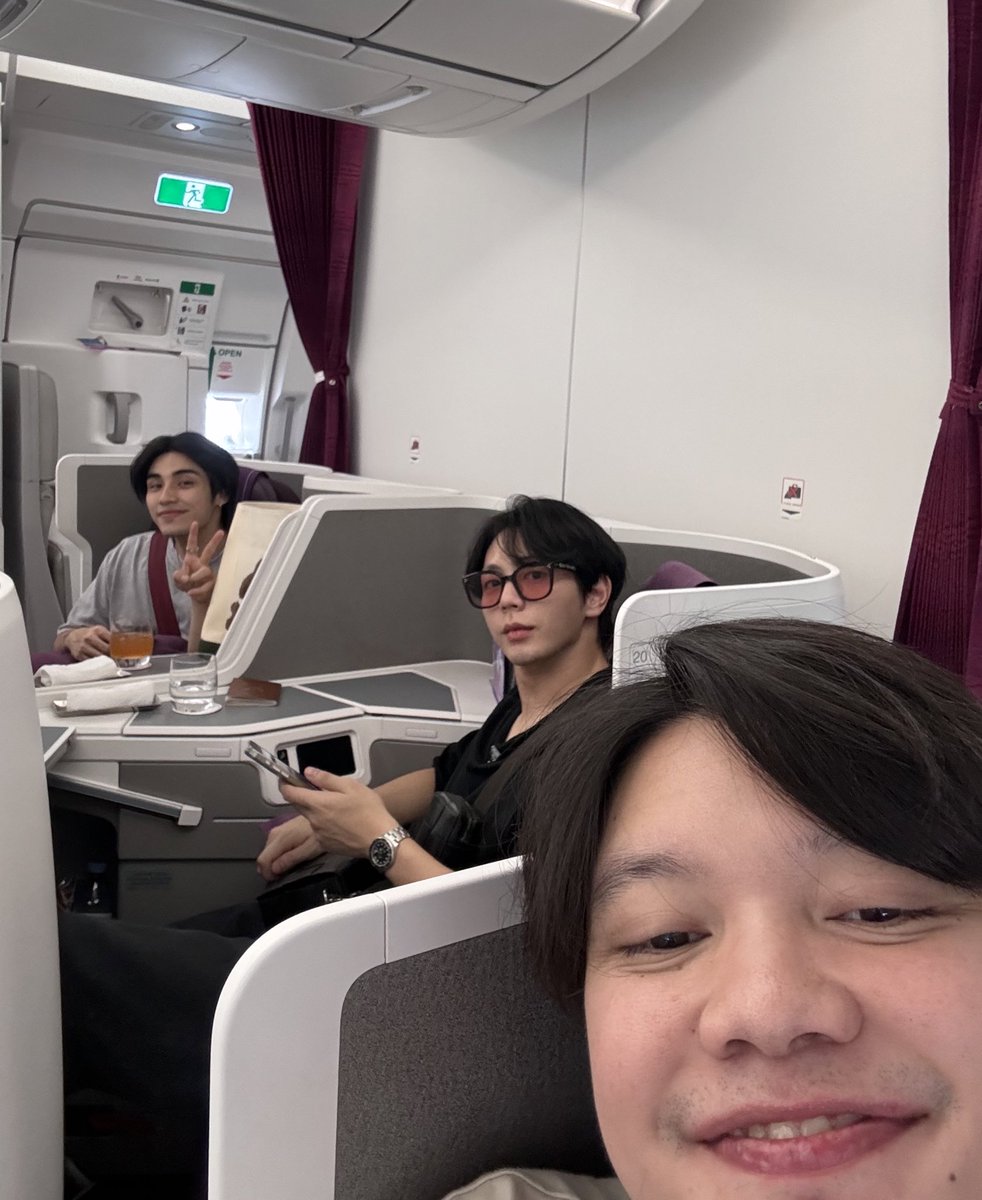 justinsotangkur's tweet photo. กำลังพา 2 เด็กกลับประเทศไทยครับ

@uppoompat @poompps1 
#Uppoompat #Poompps https://t.co/IC3AgGyG5N