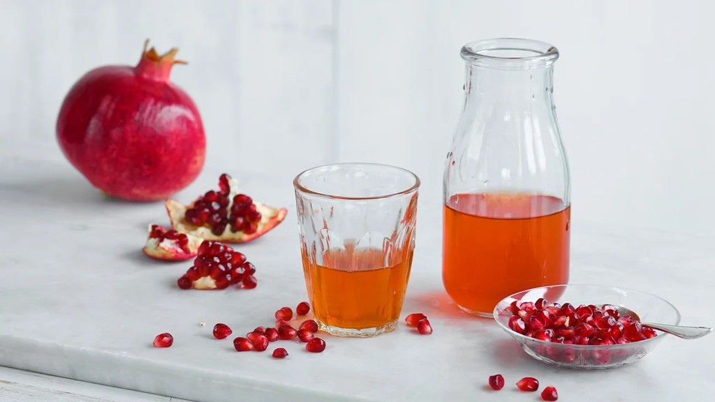 PierreLabMN's tweet image. Healthy oils, low-carb vegetables, and fruits (except for small portions of berries and a few other fruits) are keto-friendly foods to eat.

Read the full article: Can you have a Smoothie or Juice Diet while on Keto?
▸ lttr.ai/AVBb5

#JuiceDiet #KetoDiet