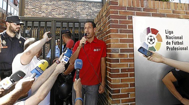 Hola <a href="/Tebasjavier/">Javier Tebas Medrano</a> 

¿Te acuerdas de nosotros?

Tu confrontación personal con Jesús Samper casi se lleva por delante a un club histórico como es el Real Murcia.

Traje a medida y ratios económicos por puro ego. ¿Ahora qué?

Nos veremos pronto.