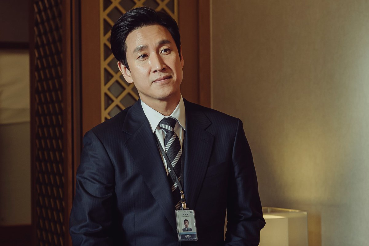 CJENMMOVIE's tweet photo. 재난 전 vs 재난 후
극과 극의 매력(?)을 보여주는 팀 #탈출

⚠️ 탈출 ⚠️ #절찬상영중  🔗  https://t.co/kbTEEq33en🔥

#탈출_프로젝트_사일런스
#이선균 #주지훈 #김희원 #박희본 #박주현 https://t.co/LVN0L4t24r