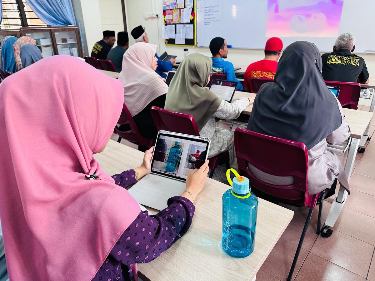 Conducted a sharing of Creating Stop Motion Videos via iMovie with the staff. Shared the work done by my Primary 5s. Happy to see the teachers so engaged during the hands-on bit. #ADE2023