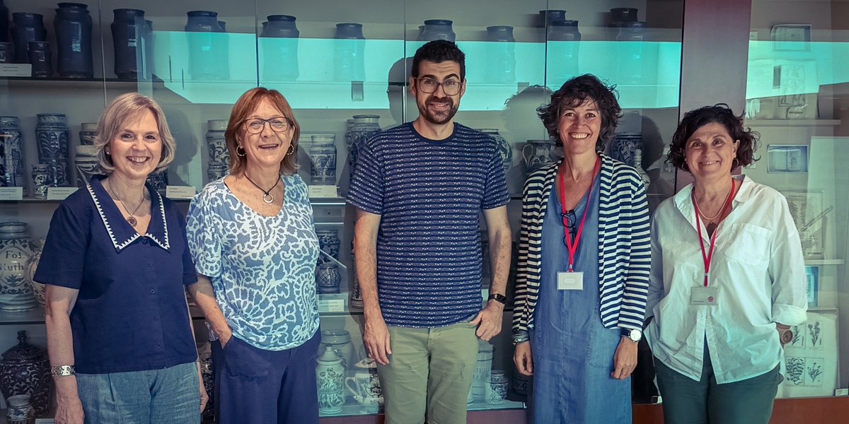 farmaceuticsbcn's tweet photo. 🤝Mercè Barau, vocal d'Oficina de Farmàcia de @farmaceuticsbcn, junt amb membres de l'equip professional del COFB, han celebrat una trobada de treball amb Joan Torras, vocal de la @CatalanaHTA, per explorar vies de col·laboració entre ambdues institucions. https://t.co/hIkrvMgqiQ