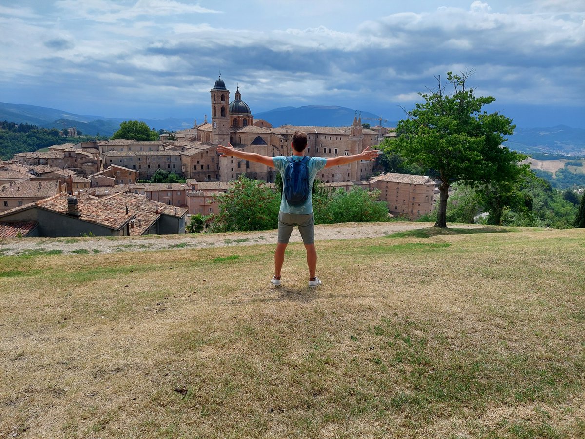 De Grote Platte bij de geboorteplaats van Rafaël (schilder/turtle)

Had ie wel graag bij geweest neem ik aan. Rafaël.
#Urbino
