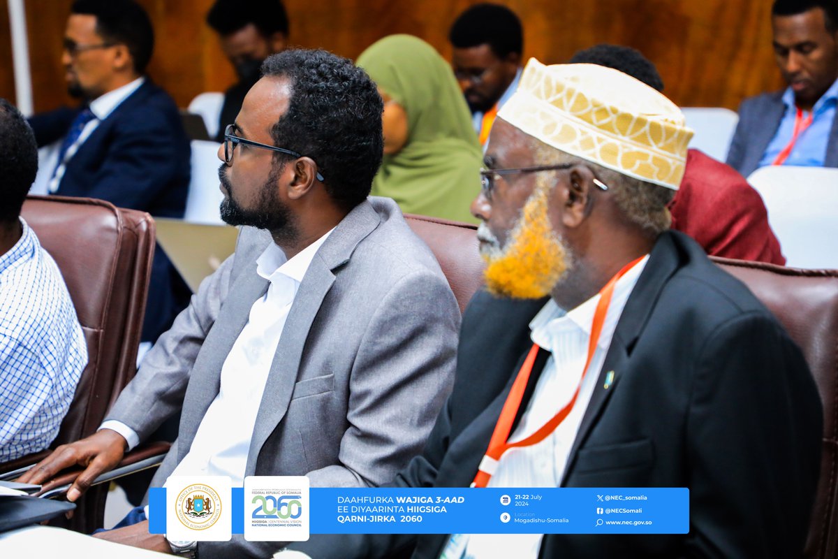 NEC_Somalia's tweet photo. National Economic Council Senior Economist and Deputy lead, Somalia Centennial Vision 2060, Dr. Mustafe Abdi takes participants through his insightful presentation, Cross-impact balance (CIB) analysis.
#CV2060 | #CV2060PhaseIII | #NECSomalia https://t.co/Dh1mCRUmI1