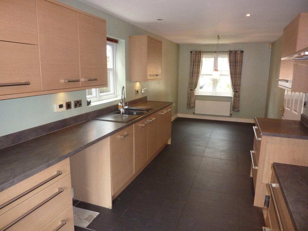 Forge_Property's tweet image. Looking for a four-bedroom home to rent close to Wrexham and Whitchurch? We are marketing an attractive detached house, with a rear garden and parking, in the centre of Penley village. Find out more: forgeproperty.co.uk/blog/unfurnish… #Forgeproperty #housetolet #Wrexham #Whitchurch #Penley