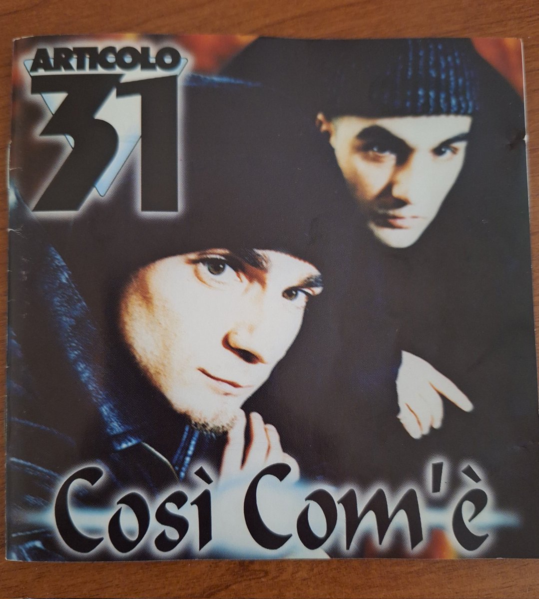 Sima_luse's tweet photo. Dopo 25 anni dal "mio" primo concerto degli Articolo ❤️ ,ieri sono riuscita a farmi fare l'autografo da Jad.
Riuscirò ad avere anche quello di @jaxofficial? Chissà...

#DjJad #Articolo31 https://t.co/CXVHhm859H