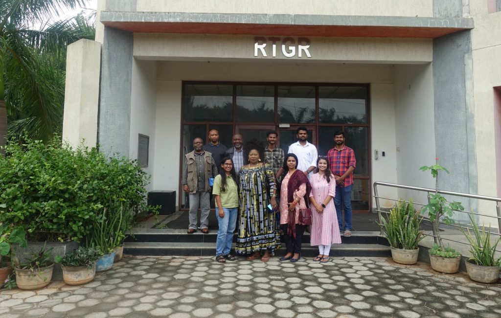 HydUniv's tweet image. A South African delegation from the Department of Science and Innovation-National Research Foundation (DSI-NRF) Centre for Excellence in Indigenous Knowledge Systems (CIKS), @UKZN , Durban, South Africa, visited the @HydUniv on July 21, 2024. The five-member delegation comprised…