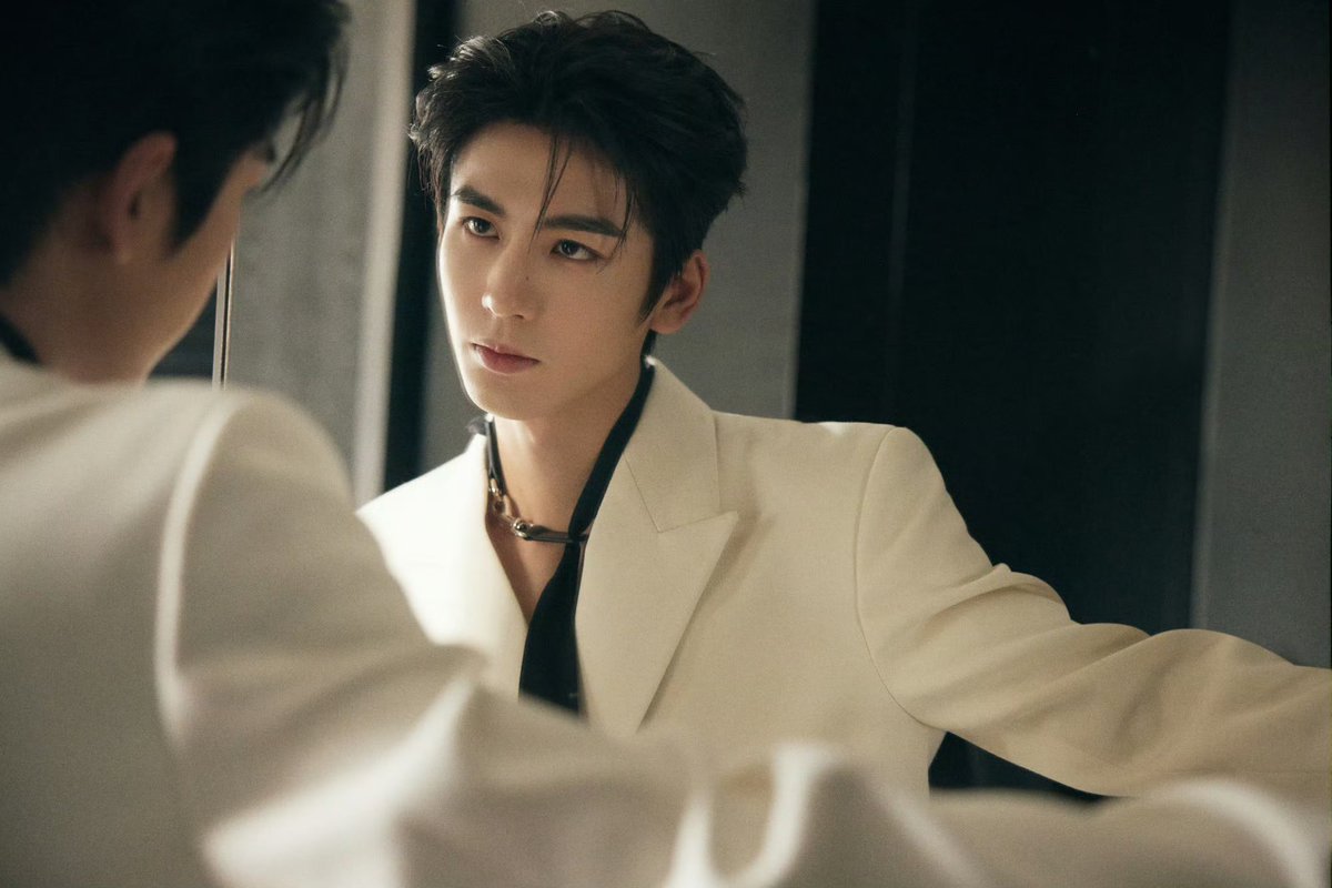 dramapotatoe's tweet image. #ZhangLinghe for a Gucci brand event

More snaps - weibo.com/7831110265/505…