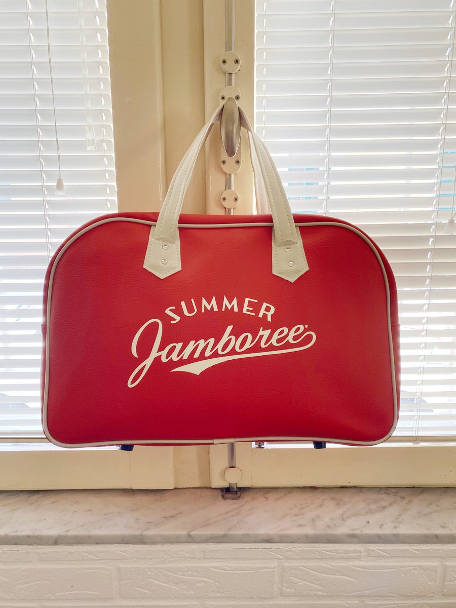 Traveling or ready to hit the dance floor, to use all year round, practical and in perfect vintage style! 👜🕺💃

You can find the official Summer Jamboree bags at the Summer Jamboree Store, in Piazza Manni, Senigallia, from July 27 to August 4 ✨