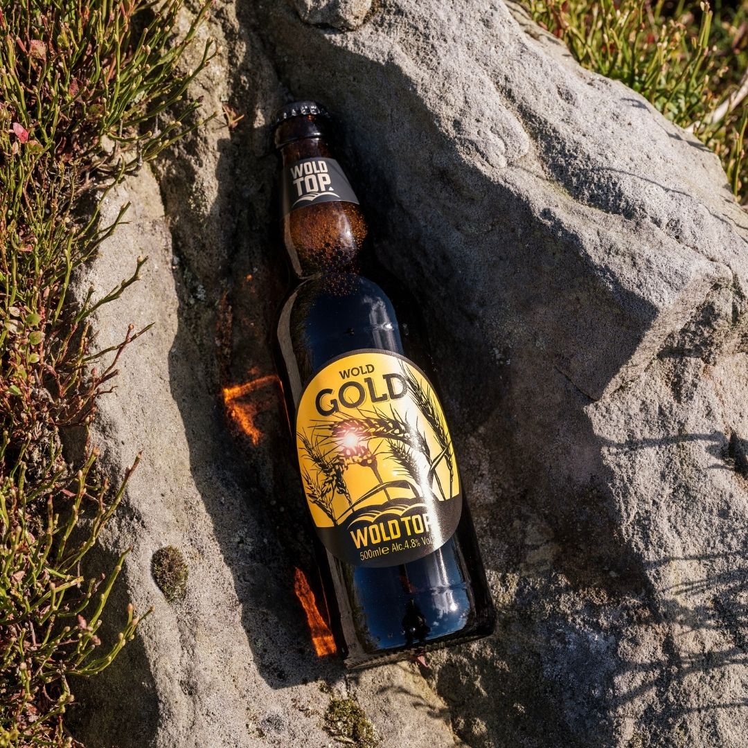 woldtopbrewery's tweet photo. Wold Gold, a beautiful blonde ale with hints of soft stone fruits like peaches and apricots, and lightly spiced notes. This Yorkshire twist on a European wheat beer pairs perfectly with curries or fish and chips. Enjoy it with friends! Cheers! #woldtop #woldtopbrewery #woldgold https://t.co/TDEgfuGNoZ