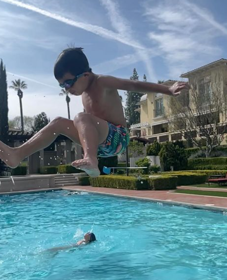 Summer in the Pacific Northwest means blue skies, hot days, barbecues, reading outside, big hats, girlfriends getting together, floating on air mattresses in the Sound with seals nearby, and driving with the top down. What does summer mean to you? #kristinhannah