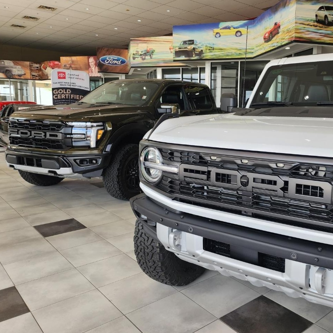 GYFordOttumwa's tweet image. Our lineup is ready to impress. Whether for work or weekend trips, find your drive within our showroom! 🚗🌟 
#CommunityMotors #DriveLocal #GreggYoungOttumwa
