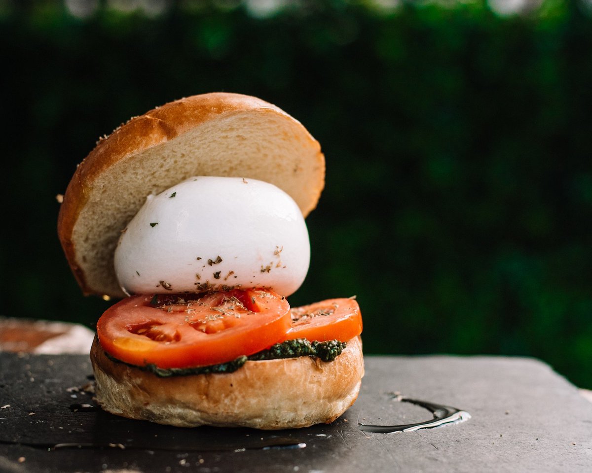 CasaTuaLondon's tweet photo. Looking for a taste burst? Plunge into our Puglia Sandwich, where every bite is an exciting trip. A puffy brioche bun complements handmade basil pesto, tomato slices.
#CasaTuaDelizie #BurrataCheese #FreshDelights #CamdenEats #TasteOfItaly #DeliciousBites #FlavorfulBites https://t.co/BU7QZvKmpH