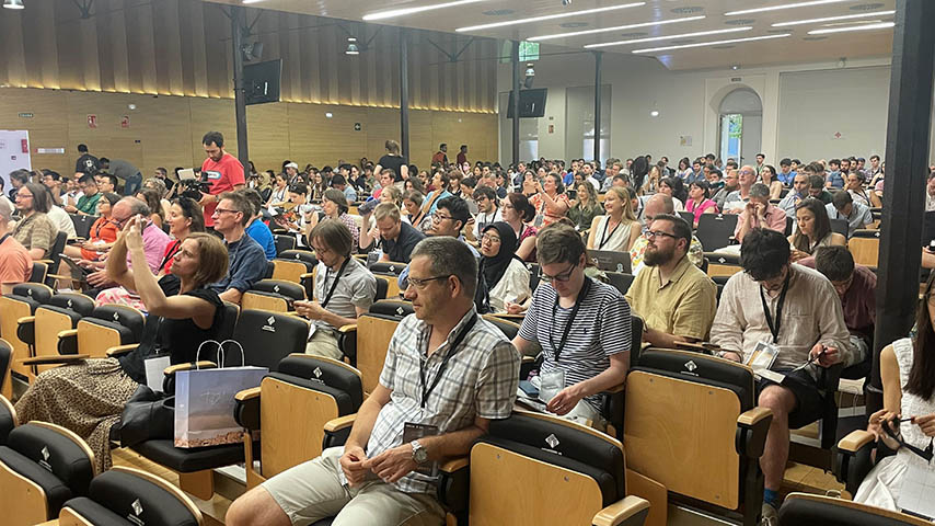 uclm_es's tweet image. La UCLM acoge en Toledo la Conferencia Europea de Biología Matemática y Teórica, un encuentro que reúne a más de medio millar de investigadores e investigadoras.
uclm.es/noticias/notic…