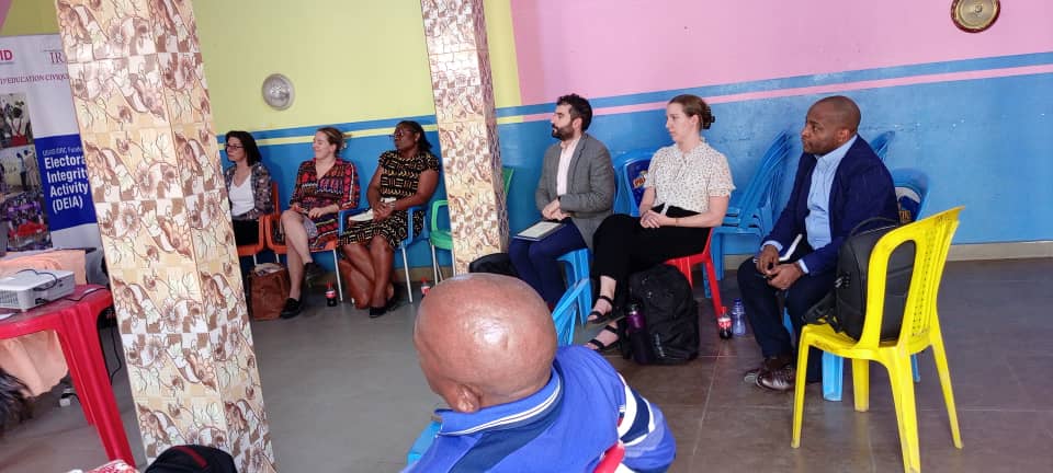 FspdRdc's tweet image. Vendredi19/7/24 à Kinshasa dans la commune de MALUKU dans le cadre du projet: INCLUSION ET PARTICIPATION DES FEMMES RURALES AU PROCESSUS ÉLECTORAL EN RDC, il s'est tenue une réunion d'évaluation de l'impact du projet financé par USAID,exécuté par IRI  et mis en œuvre par la FSPD.