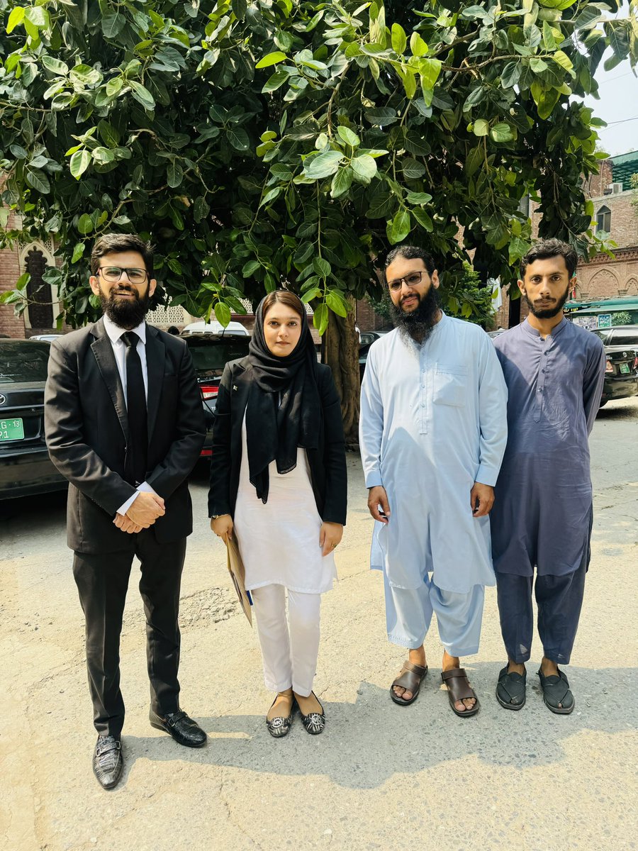 khadijasid751's tweet photo. آج ہم نے ہائی کورٹ میں  مدثر چودری کی بازیابی کی پیٹیشن دائر  کی جس میں جسٹس طارق سلیم شیخ نے کل کے لیے گوجرانوالہ پولیس کو طلب کر لیا ہے! @22muradkhan  @MashwaniAzhar 

پاکستان تحریک انصاف ایکٹویسٹ مدثر چودری کو ۴ دن پہلے گھر سےاغوا کر کے لے گئے اور والِدہ پہ تشدد کیا! https://t.co/BPIV9O8Mk6