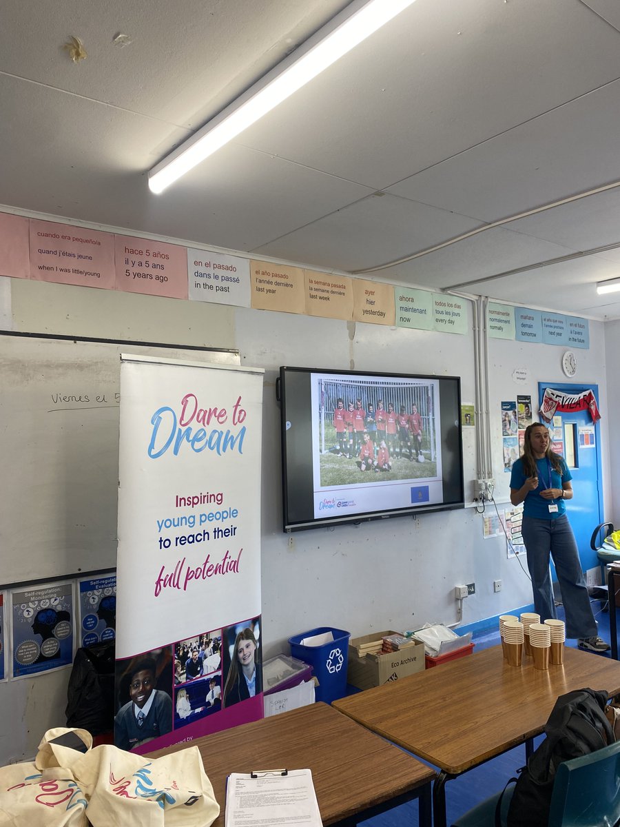 Some snaps from Rhian's recent visit to King's Academy Ringmer to take part in their Careers Day👇

What a great opportunity it was to meet so many wonderful students, to chat about the programme and and to get them excited about what they can all achieve in their own careers 😀