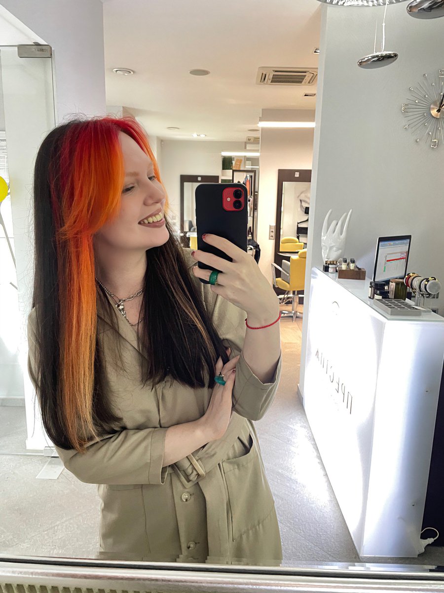GMGM

So far, the only thing I'm happy about is my hair color. Coming out of depression has been harder than I imagined. To just write this post, I have to constantly confront myself. It's a bit of a struggle, but I'm smiling more. 

All in all, I'm fine👌🏼