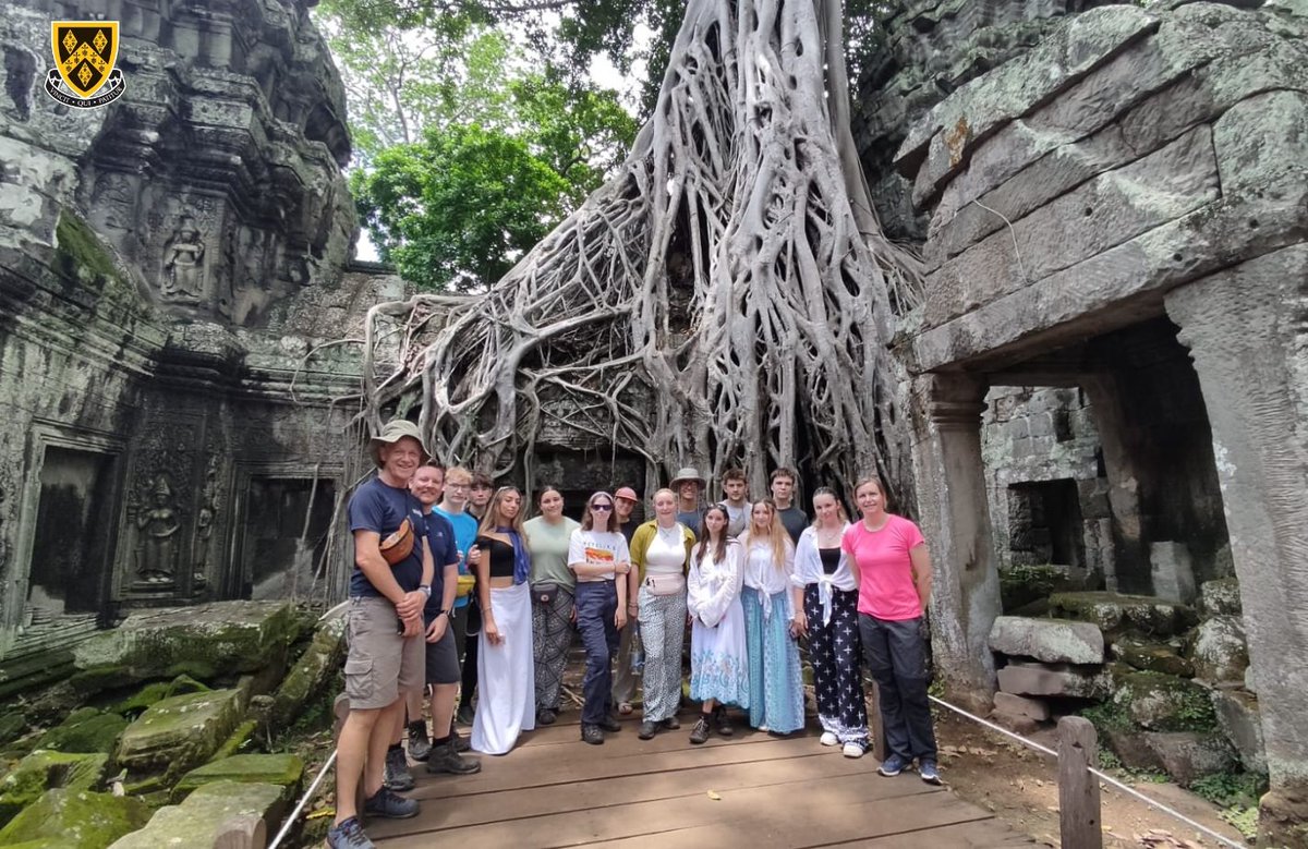 stockportgs's tweet photo. @freethebears The group enjoying the @OutlookExpeds trip have visited Angkor Wat, a twelfth century Hindu-Buddhist temple complex that is an @UNESCO World Heritage Site. They also visited a floating village on Tonle Sap Lake and visited a local school.
#SGSInspires #SGSSixthForm #SGSAdventure https://t.co/UcgYIBEwfy