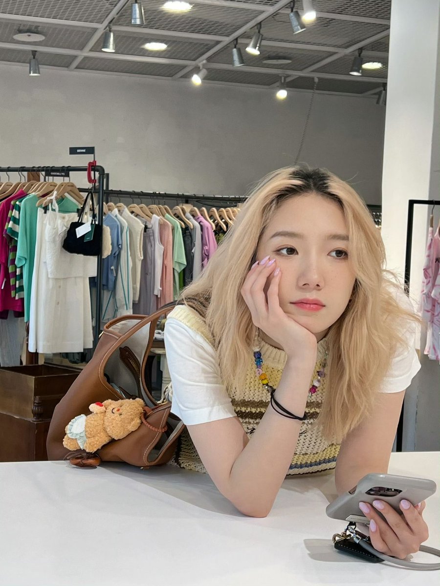 m_meiqifanspage's tweet photo. #Mengmeiqi

【Weibo’s update】4p

Finally not a rainy day ☀️ 

#เมิ่งเหม่ยฉี #孟美岐 #맹미기   #미기  #mmq  #meiqi #daily https://t.co/xmS8X0r3gL