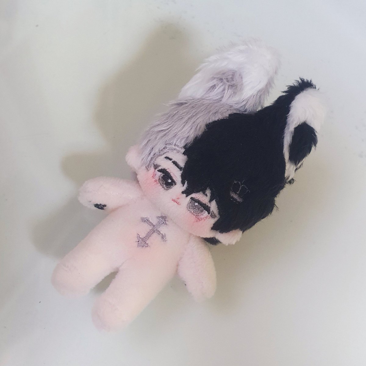 nielmong_doll's tweet photo. 🖤 카시스 5cm 🤍
정말 연솜술 그 자체예요🥹 제작 기간도 예상보다 짧고 한번도 수정없이 완벽하게 나왔습니다❤️‍🔥쪼꼬미 사이즈에 복잡자수가 표현되는 것이 실물로 봐도 안 믿깁니다...ㅠㅠ 복잡5깅의 희망을 보았어요❣️
볼터치랑 털결정리,경락까지 했더니 천사..✨

+10cm가 커보이는 마법..🔥 https://t.co/DIIix3rdaE