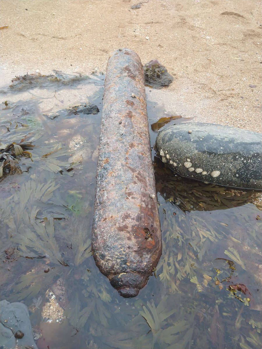 reservoirdoug's tweet photo. @HMCoastguard, not sure if this is something to be concerned about on the beach ~200m SW of Crail harbour at low tide... https://t.co/mh9Iyh6Rpw