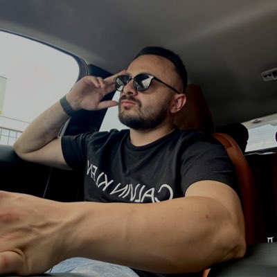 brnklvz's tweet photo. #YeniProfilResmi https://t.co/xSF8U8apqB