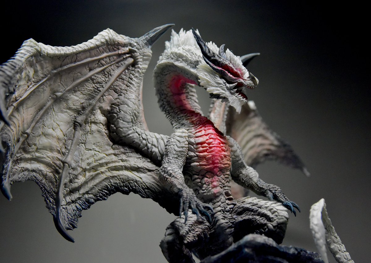 masamune_MHF's tweet image. 新作
【祖龍 ミラボレアス】
完成です‼️

こちらの作品は7/28開催 #WF2024S にて展示及び未組立キットとして販売します！

卓番[5-04-14]M.M modeling
価格¥35,000
未塗装未組立キット(一部3D出力パーツ)
#モンハン #MHWIB #MonsterHunter 
当日お待ちしております！