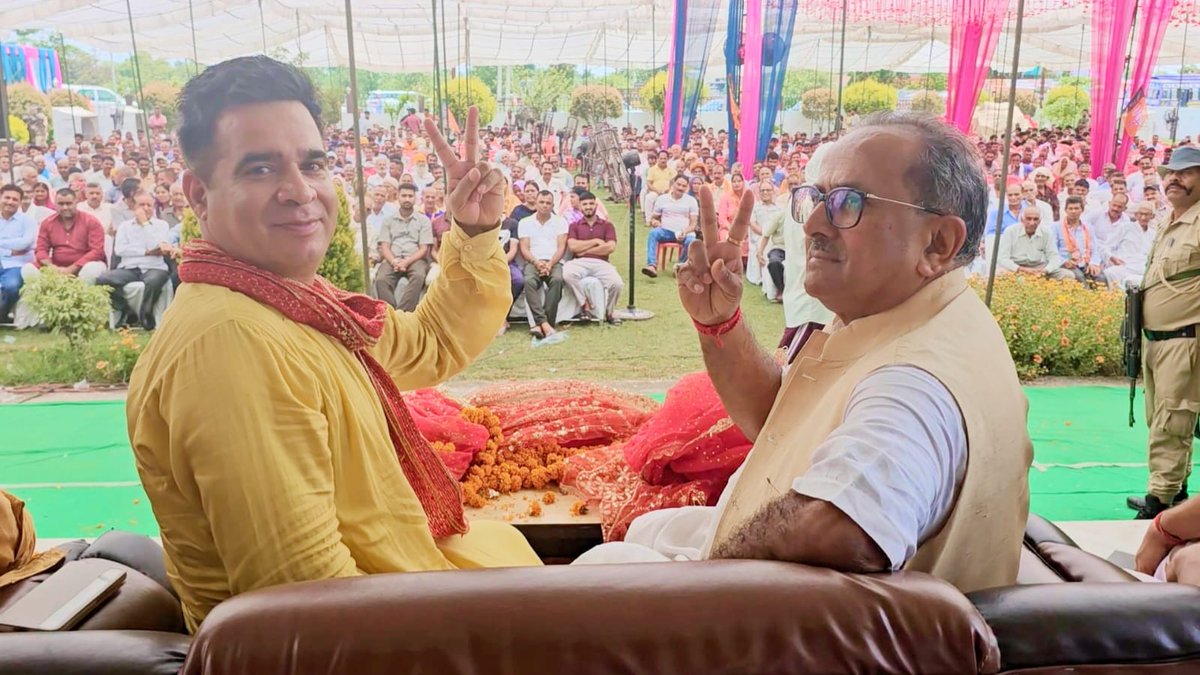 BJP4JnK's tweet photo. BJP President, J&amp;K Sh. @RavinderRaina, Former Dy CM Dr. @NirmalSinghBJP, J&amp;K BJP Kisan Morcha President S. Sarabjeet Singh Johal and BJP District President Kathua Sh. @GopalmahajanJk addressed "Kisan Morcha Sammelan" at Hiranagar Assembly Constituency. https://t.co/UDriQ0JVSW