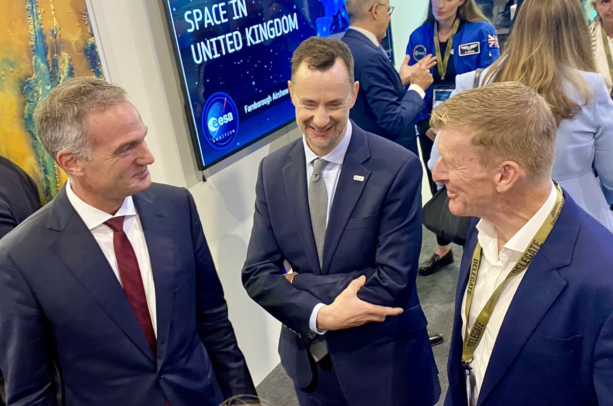 Great to see new 🇬🇧Secretary of State for Science <a href="/peterkyle/">Peter Kyle</a> Paul Bate from UKSA and Tim Peak <a href="/astro_timpeake/">Tim Peake</a> visit the Space Zone and hear about responsive satellite launch <a href="/FIAFarnborough/">Farnborough Airshow</a> <a href="/spacegovuk/">UK Space Agency</a>