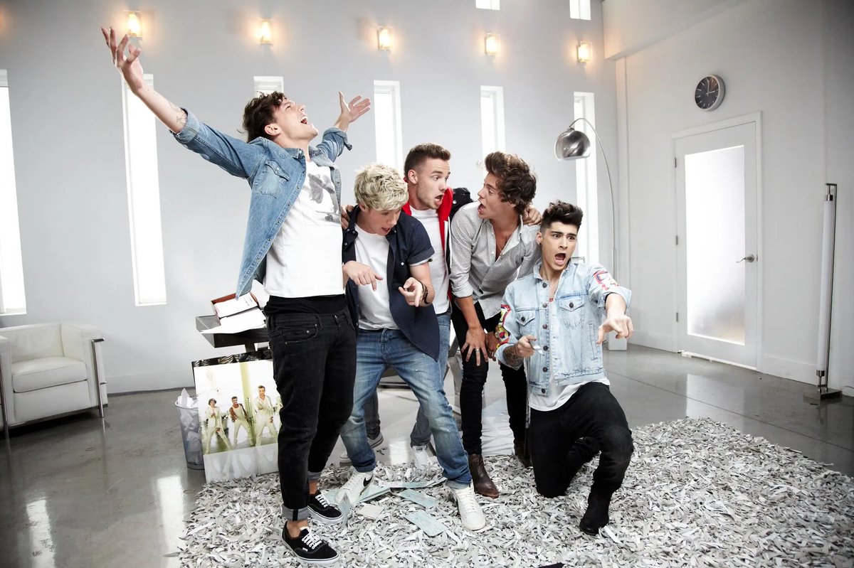 poptime's tweet photo. Há 11 anos, One Direction lançava “Best Song Ever”. https://t.co/wQEJnKAdpU